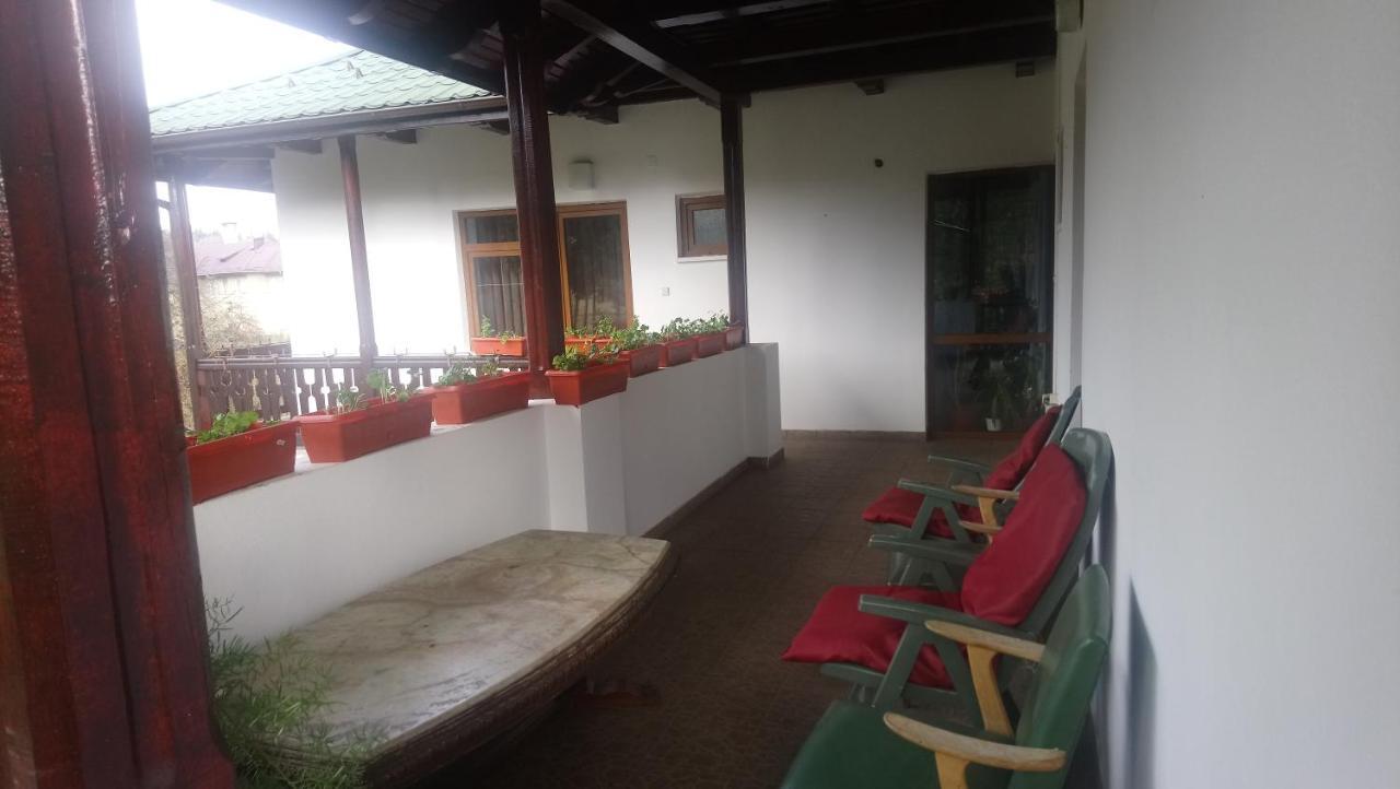 Gasthaus Casa "Ierusalim-Hozeva-Hozeva" Minastirea Neamt Exterior foto