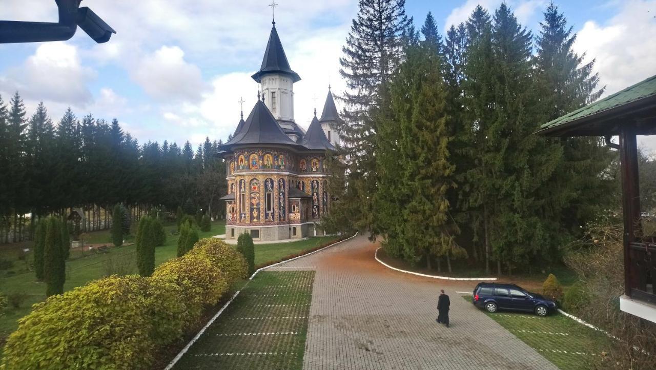 Gasthaus Casa "Ierusalim-Hozeva-Hozeva" Minastirea Neamt Exterior foto